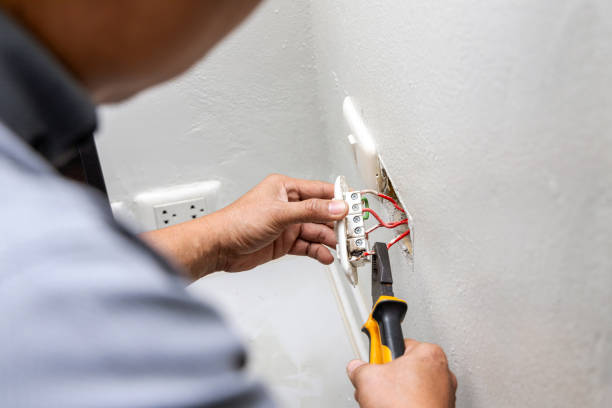 Best Circuit Breaker Repair  in Lake Lorraine, FL
